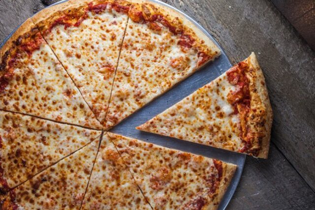 پیتزا به سبک نیویورکی‌ها